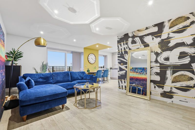 Property photo 1 of 11 Photo 7