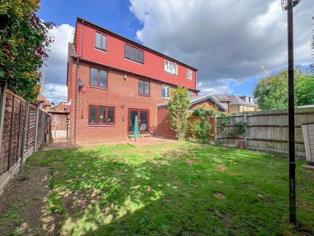 Property photo 2 of 33