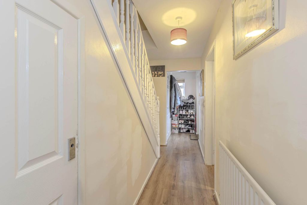 Property photo 2 of 23