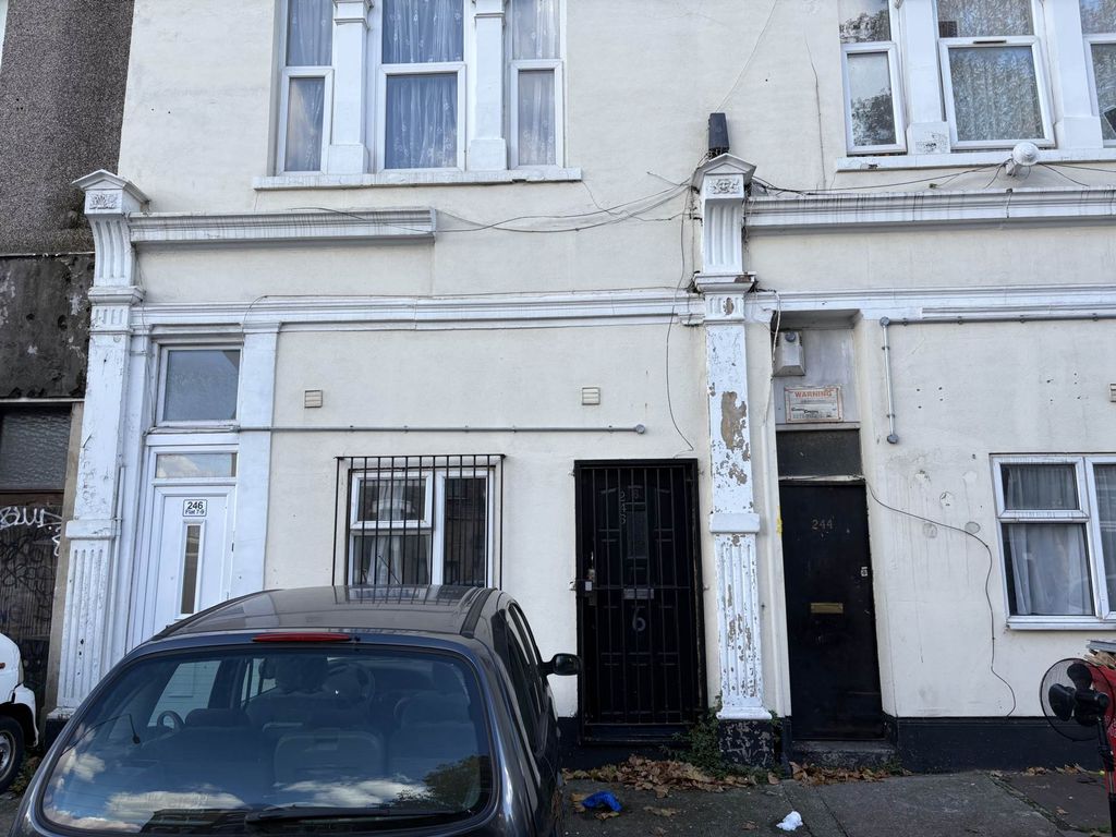 Property photo 1 of 6