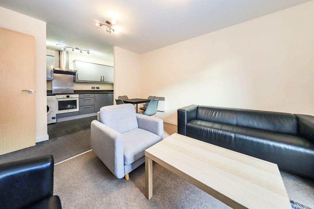 Property photo 3 of 17 Image