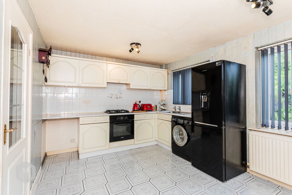 Property photo 3 of 14 Picture No. 12