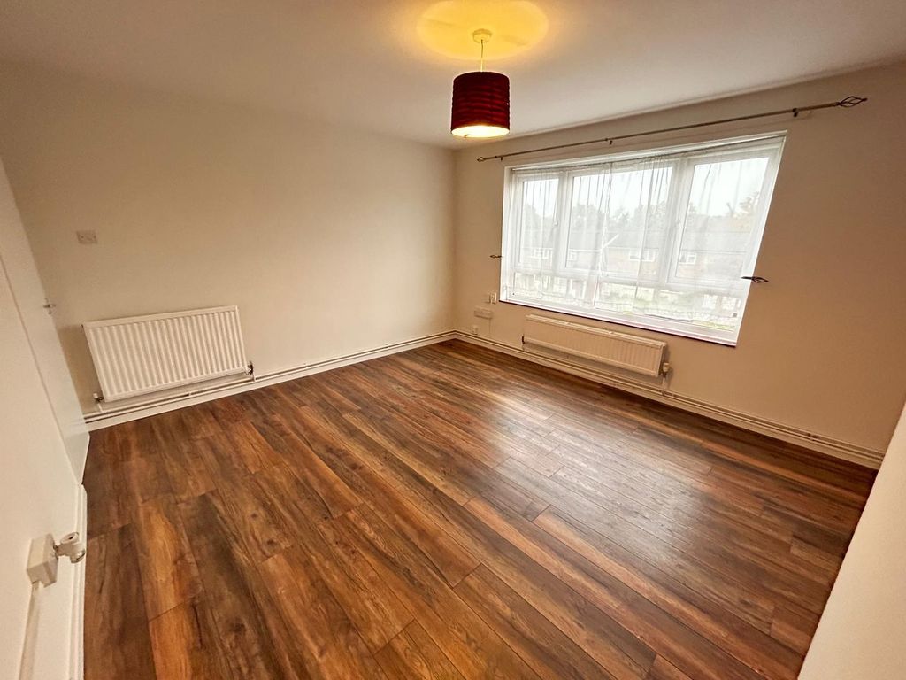 Property photo 3 of 8 Image