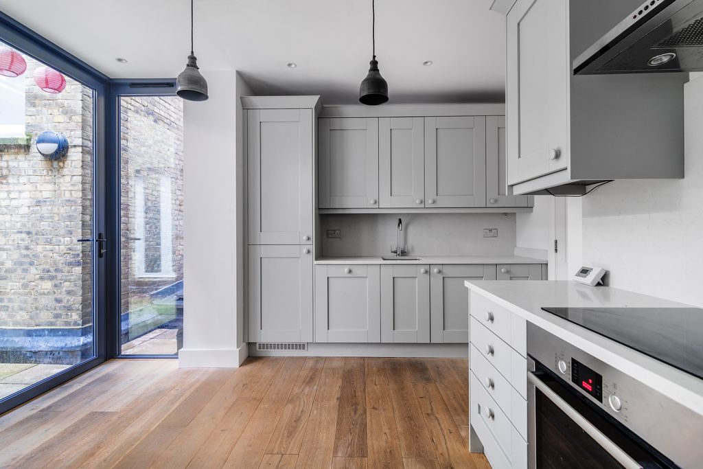 Property photo 2 of 29 Long Acre Kitchen