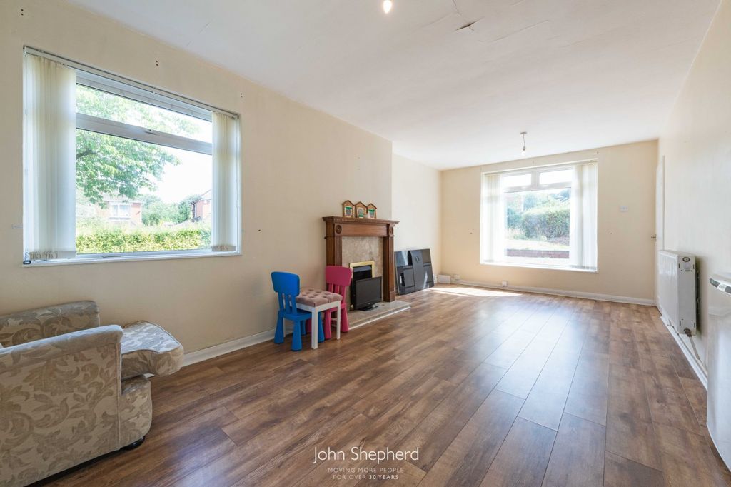 Property photo 2 of 15 Picture No. 12
