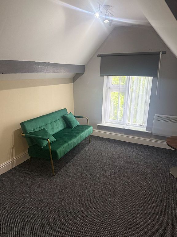 Property photo 2 of 9