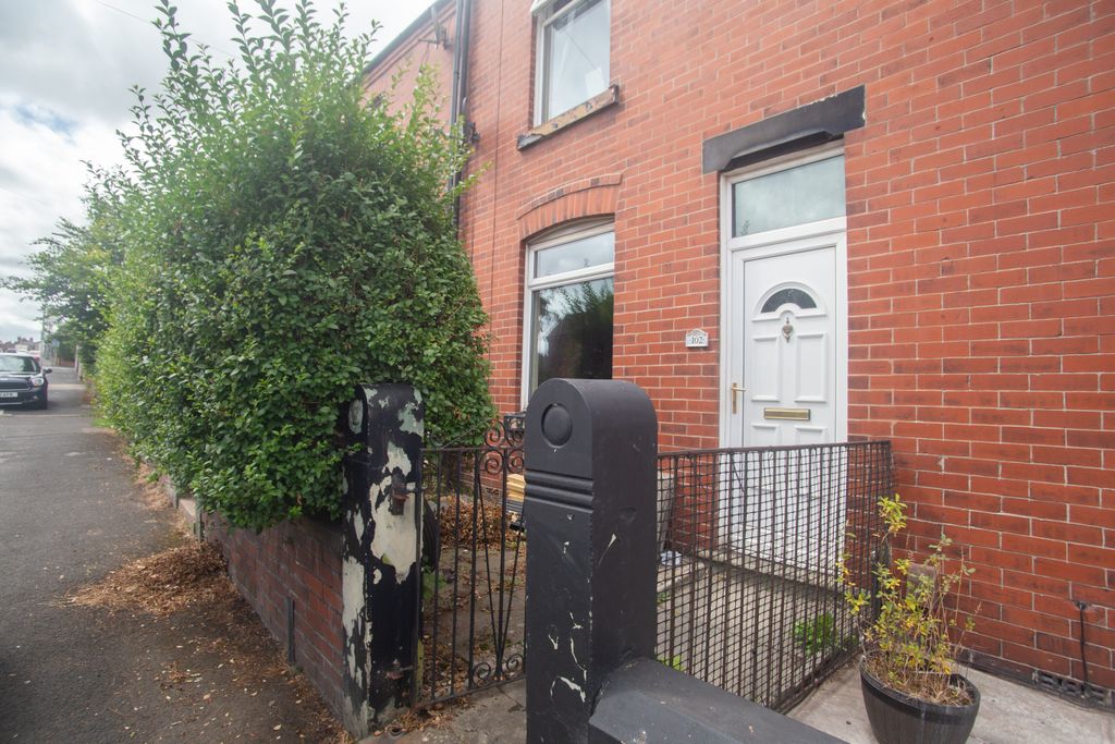 Property photo 1 of 20