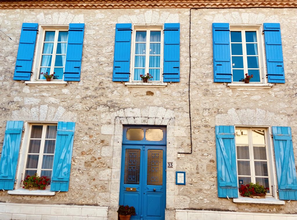 Property photo 1 of 32