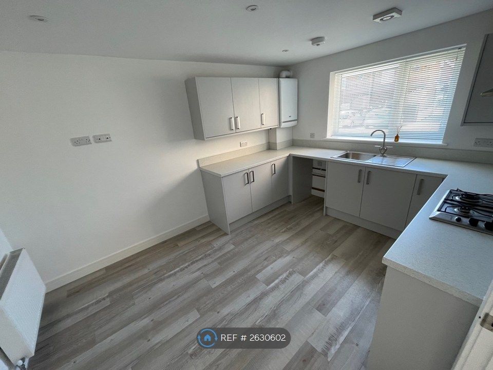 Property photo 2 of 11 Kitchen