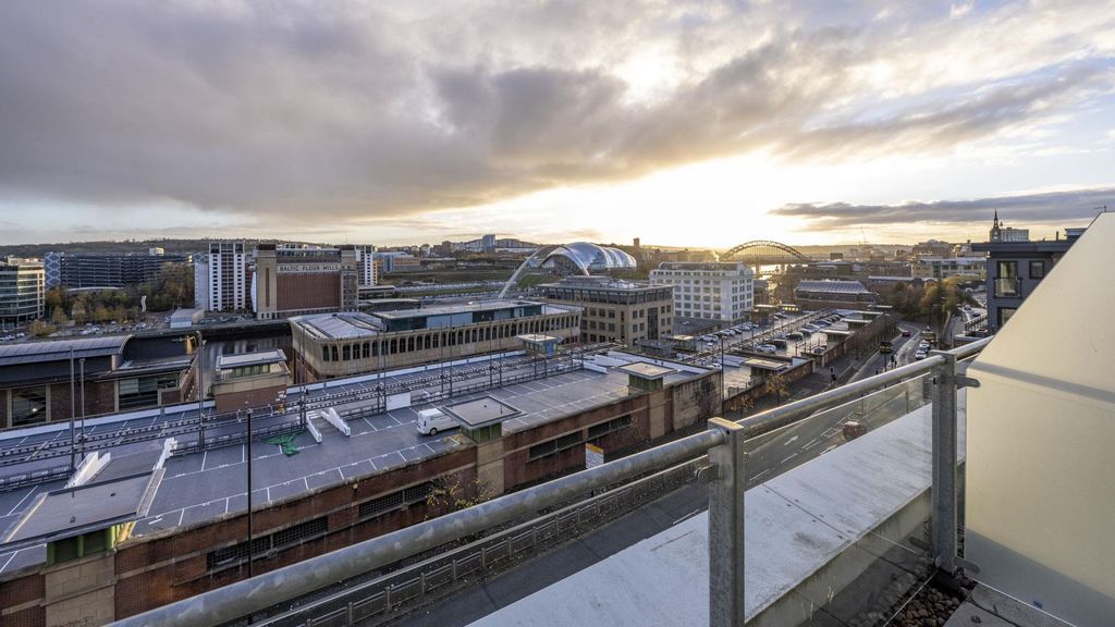 Property photo 3 of 27