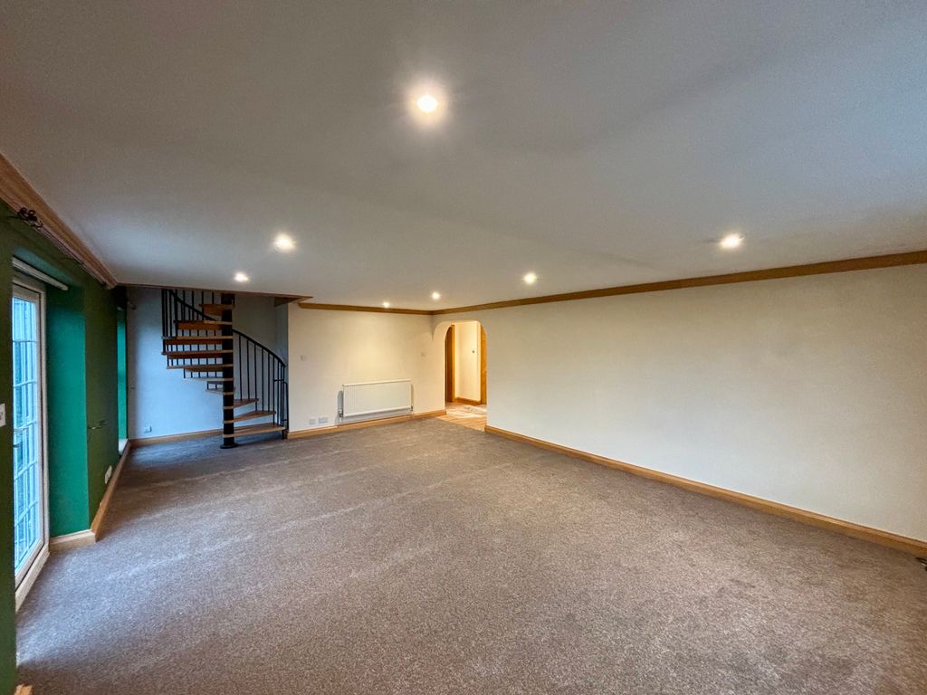 Property photo 3 of 23 Image