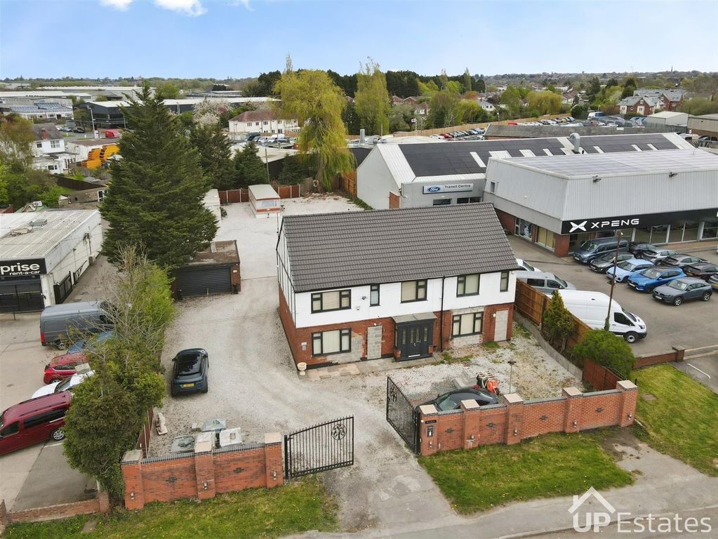 Property photo 1 of 20 Front Aspect