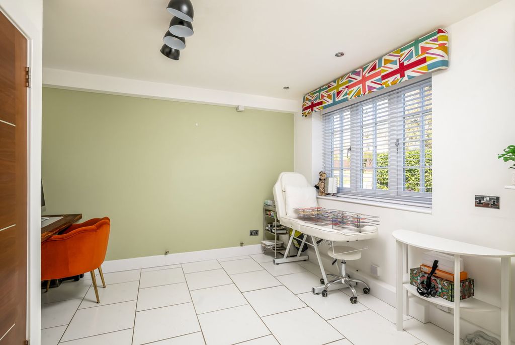 Additional image 20 of 6 bed detached house for saleWilbury Road, Letchworth Garden City SG6