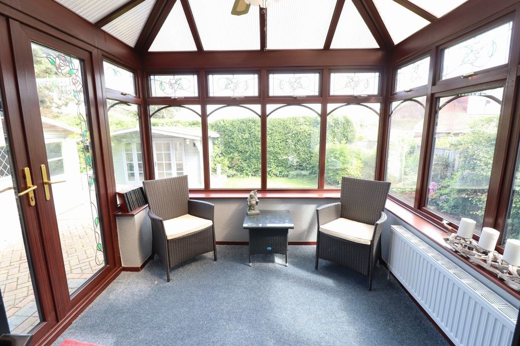 Property photo 2 of 27