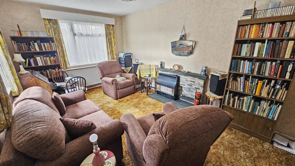 Property photo 3 of 13