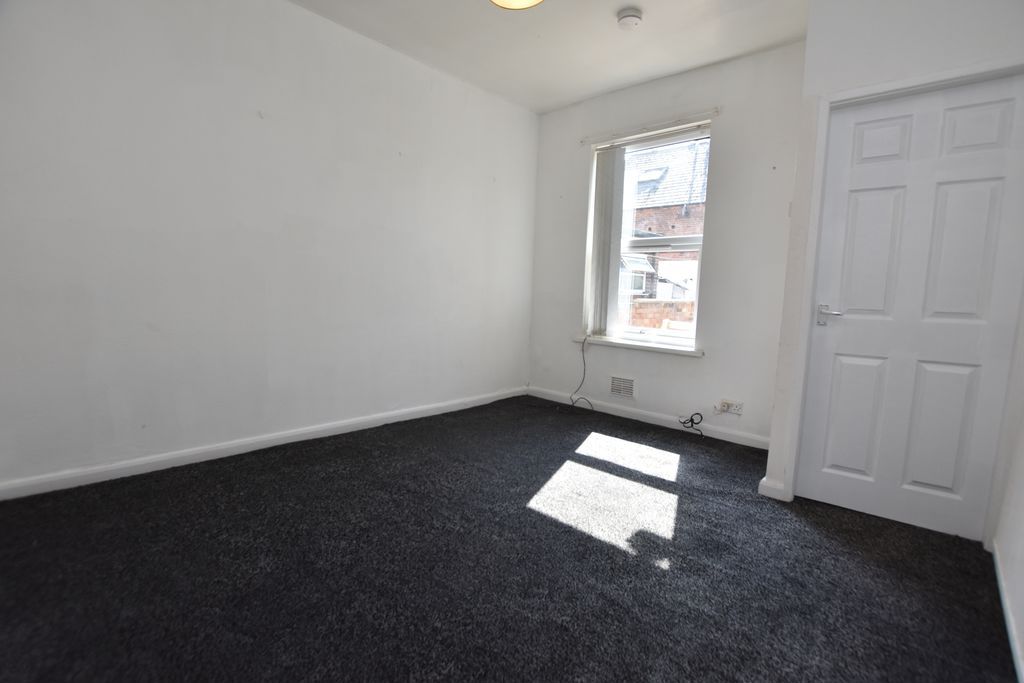 Property photo 3 of 12 Photo 9