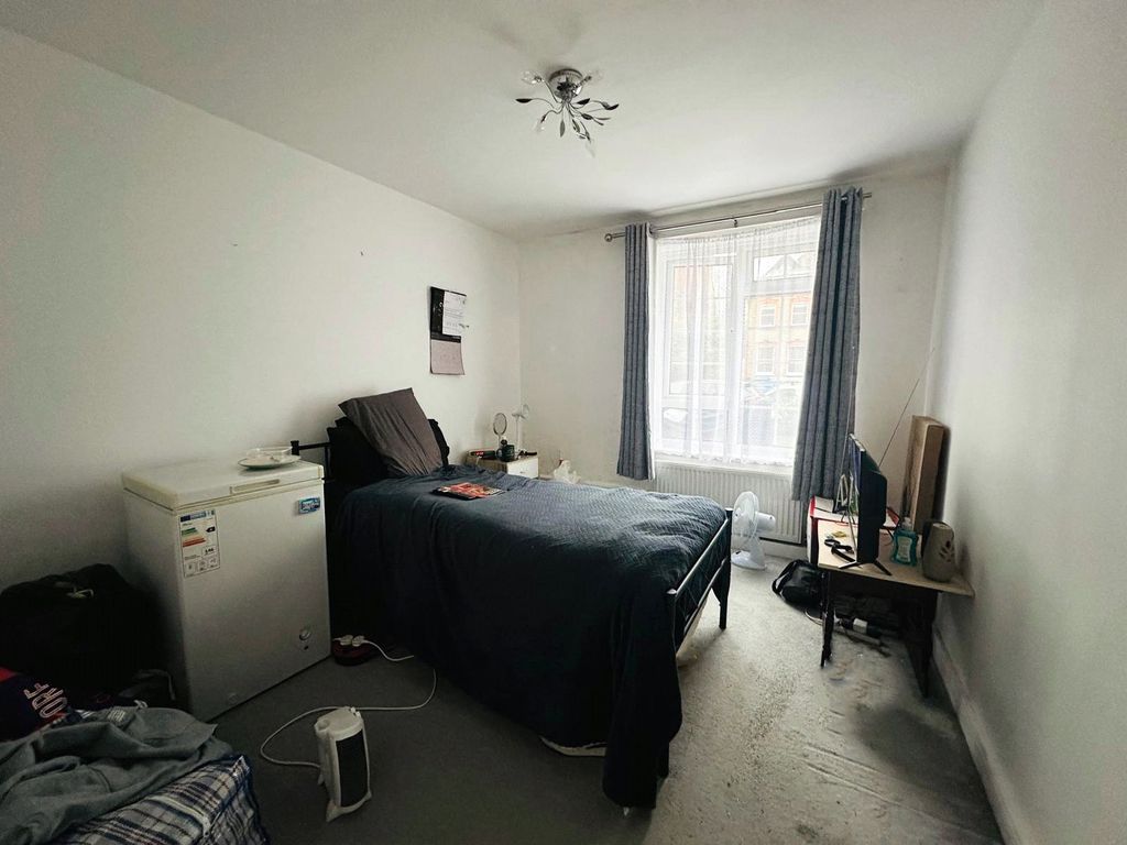 Property photo 3 of 9 Picture 3