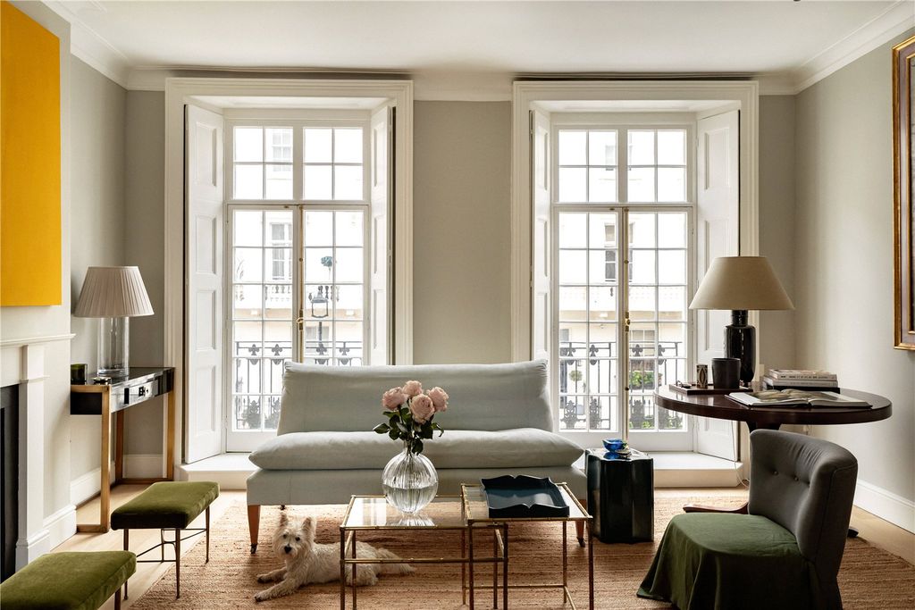 Property photo 2 of 19 Drawing Room