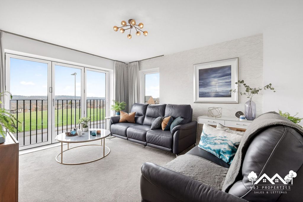 Property photo 2 of 54