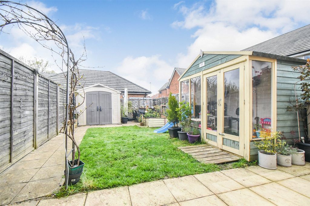 Property photo 2 of 14 Picture No. 15