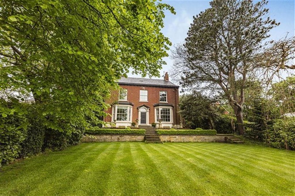 Property photo 1 of 44 (Main)