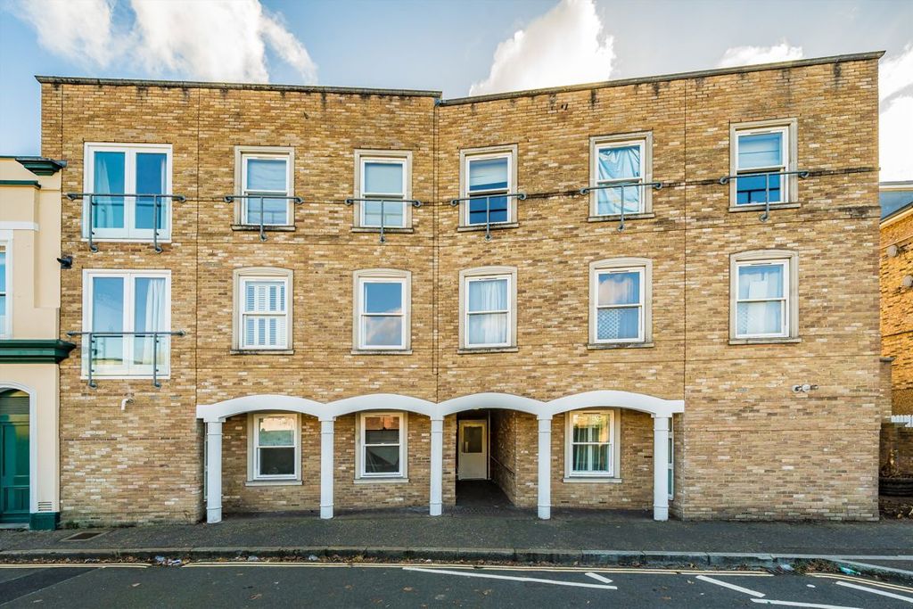 Property photo 1 of 4