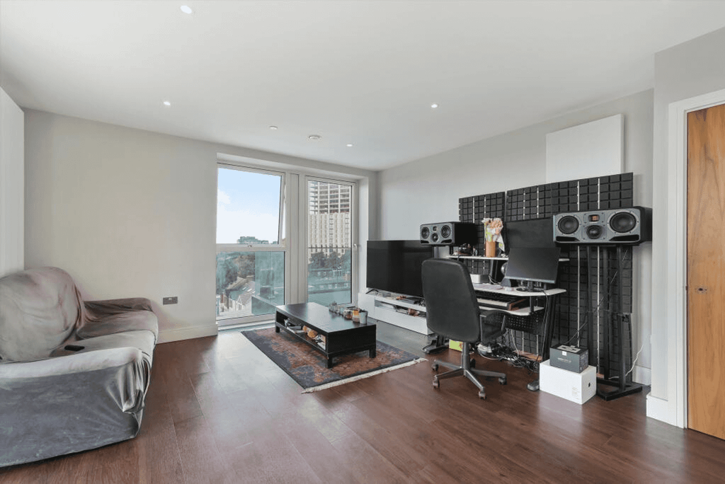 Property photo 2 of 9