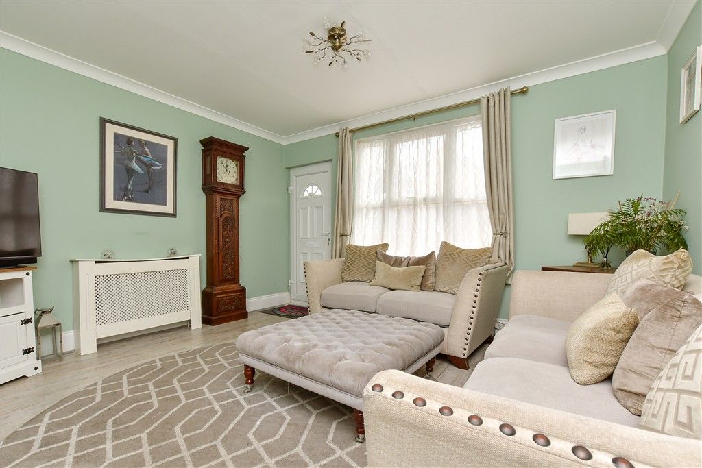 Property photo 2 of 14 Lounge