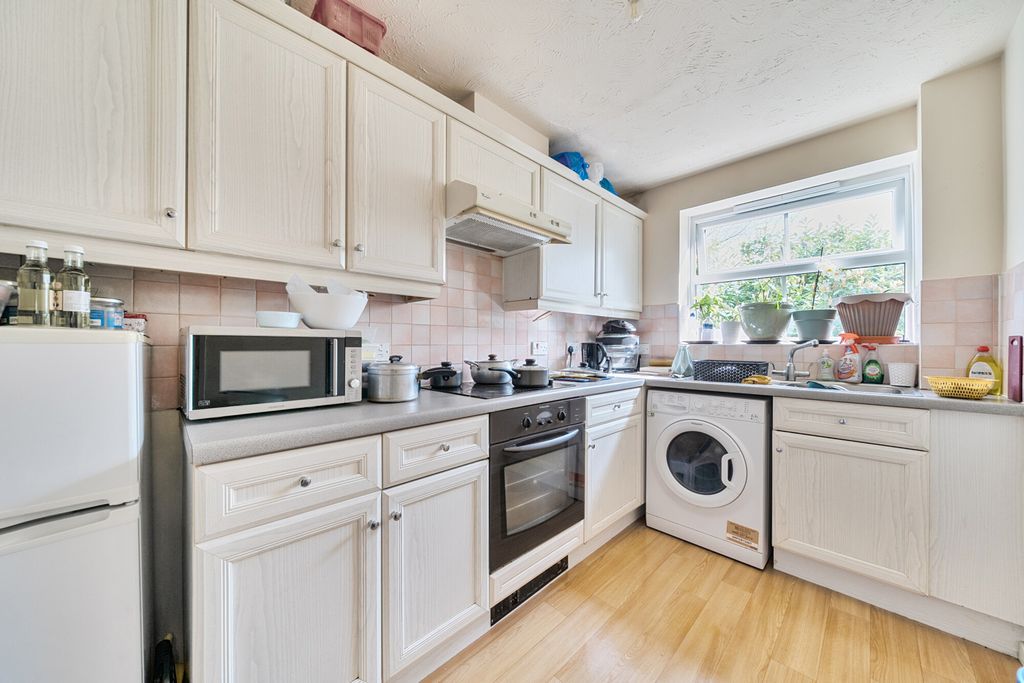 Property photo 3 of 16 Kitchen