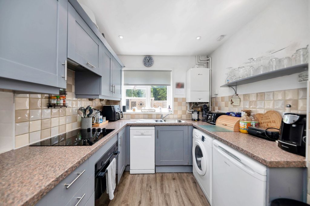 Property photo 2 of 18