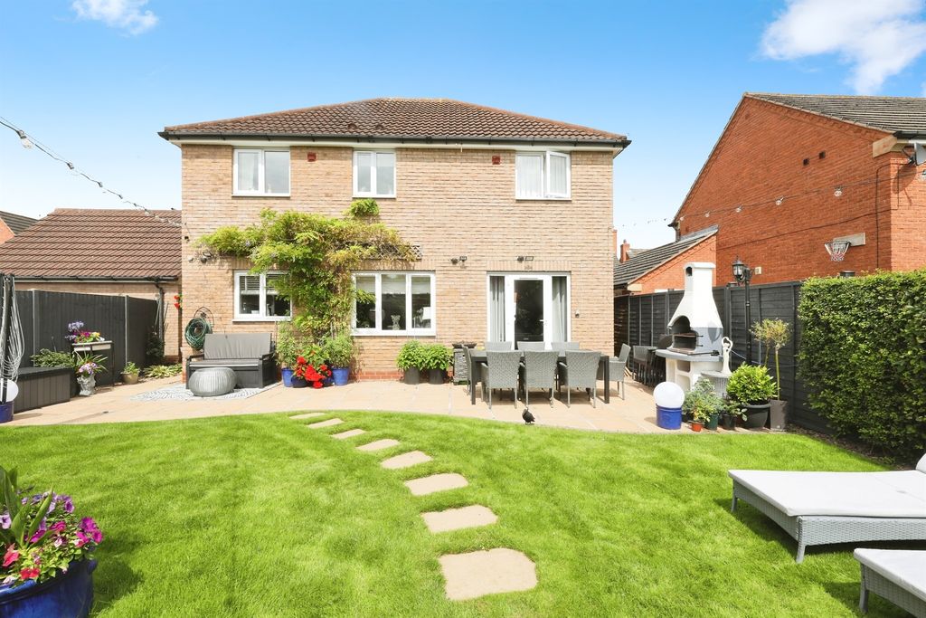 Property photo 2 of 19