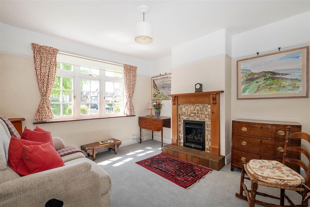 Property photo 2 of 25 3-Rushett-Close- (12).Jpg