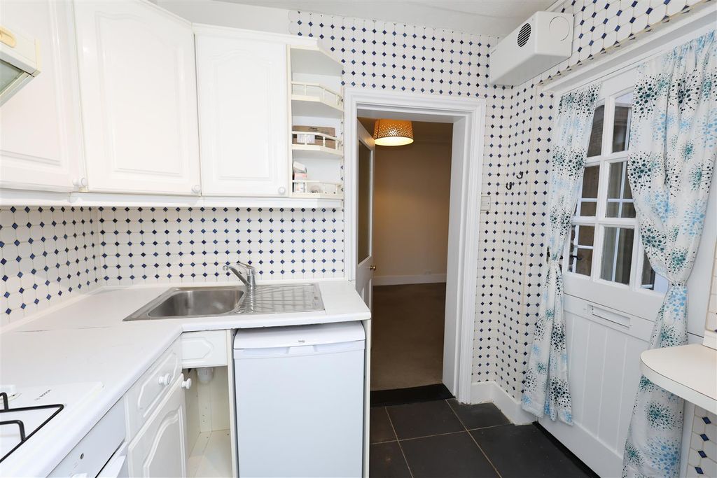 Property photo 2 of 14 Kitchen