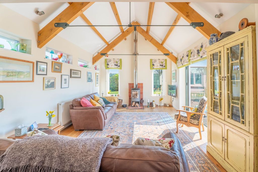Property photo 2 of 50