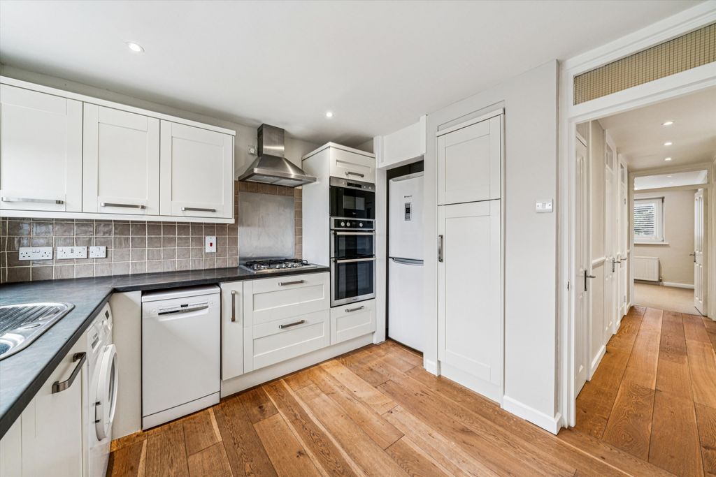 Property photo 2 of 14 Image