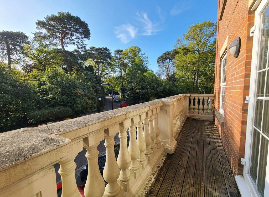 Property photo 2 of 27