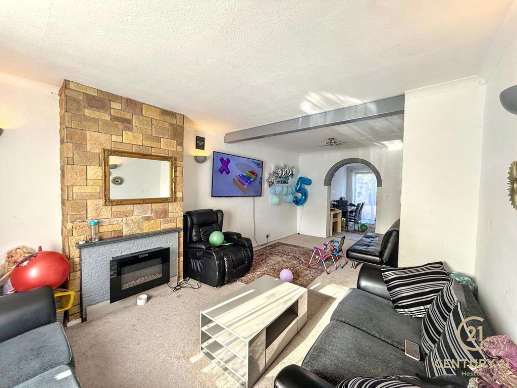 Property photo 3 of 15