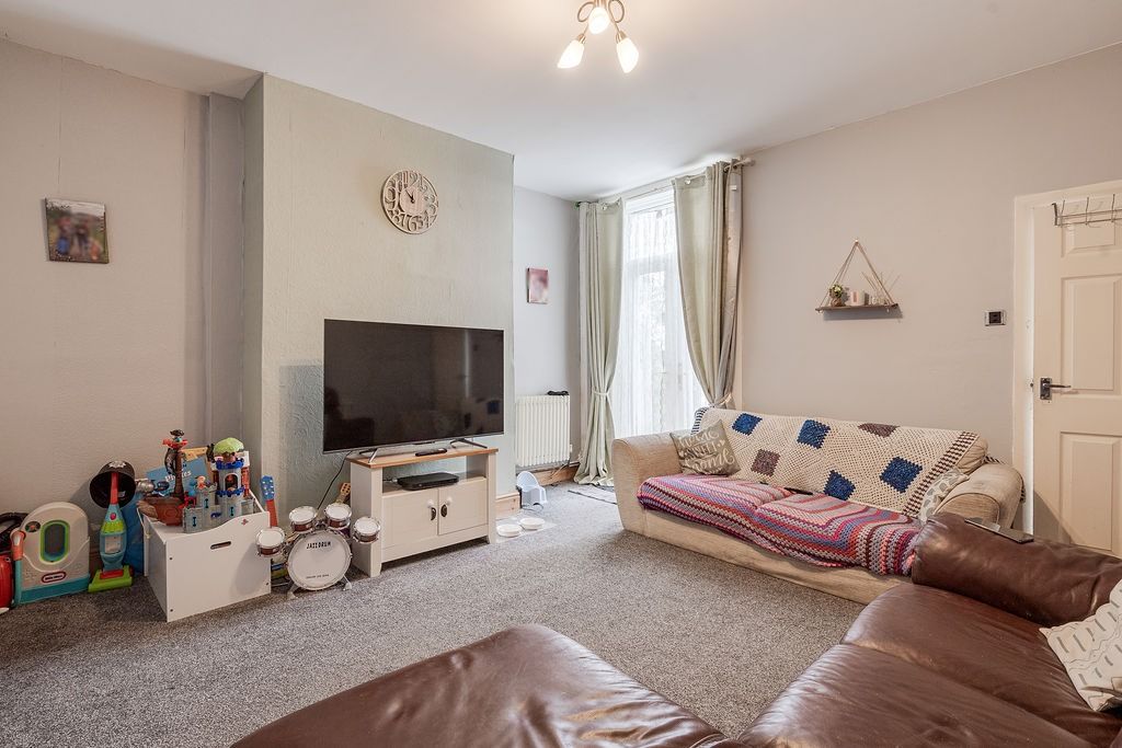 Property photo 1 of 18 4234750