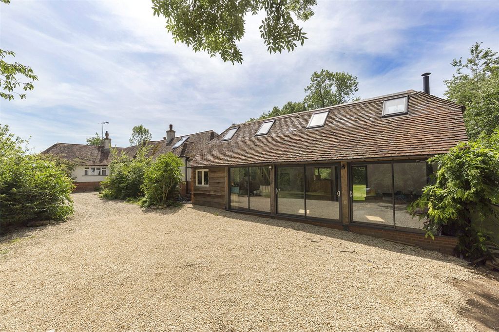 Property photo 2 of 17 Brock Cottage