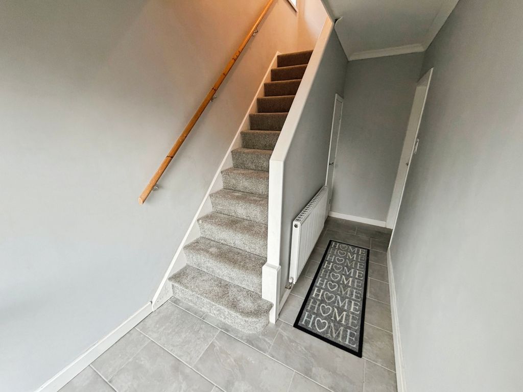 Property photo 2 of 14 Hallway