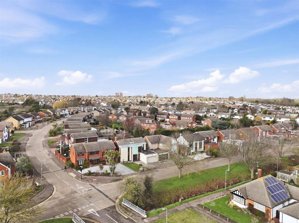 Property photo 2 of 24 Picture No. 32