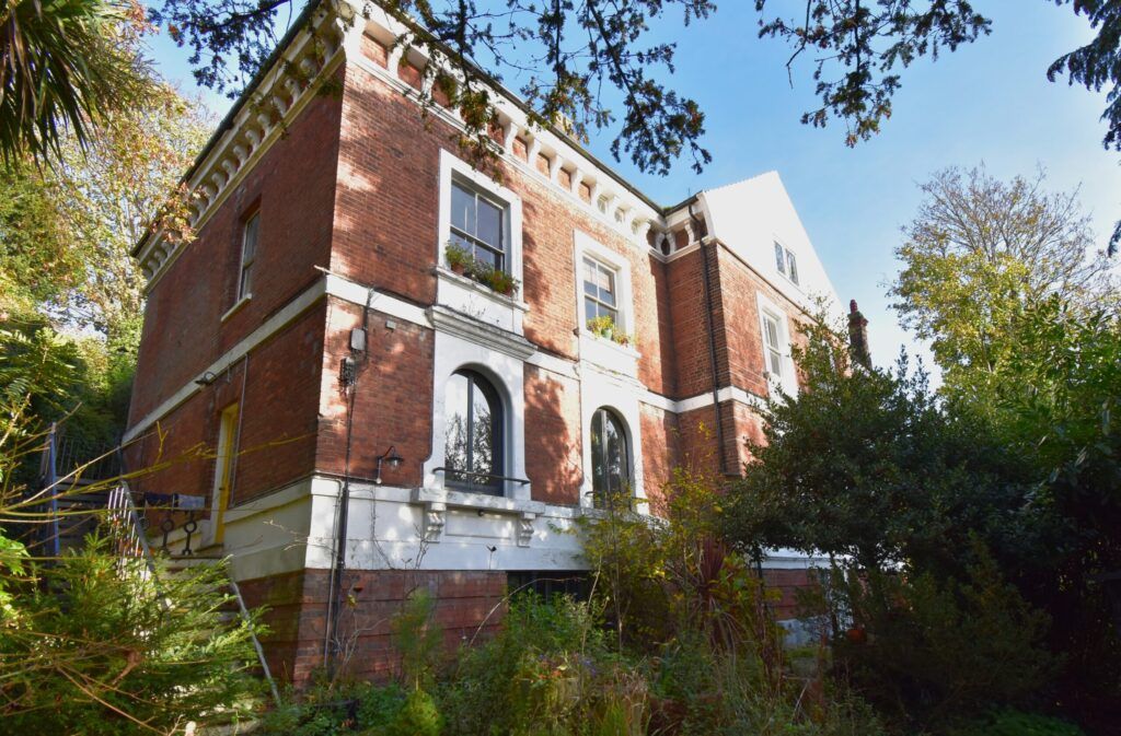 Property photo 1 of 24