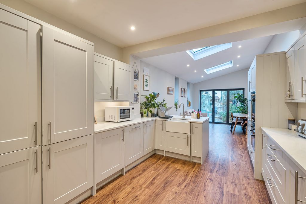 Property photo 2 of 23