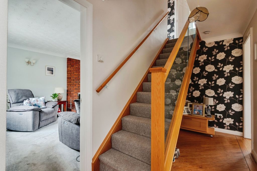Property photo 3 of 21 Pbox-Img.Jpg