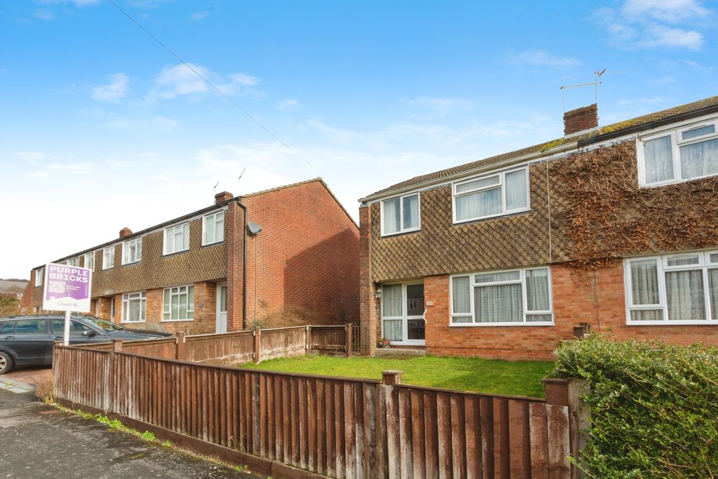 Property photo 2 of 20