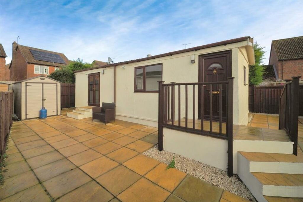Property photo 1 of 8 Front