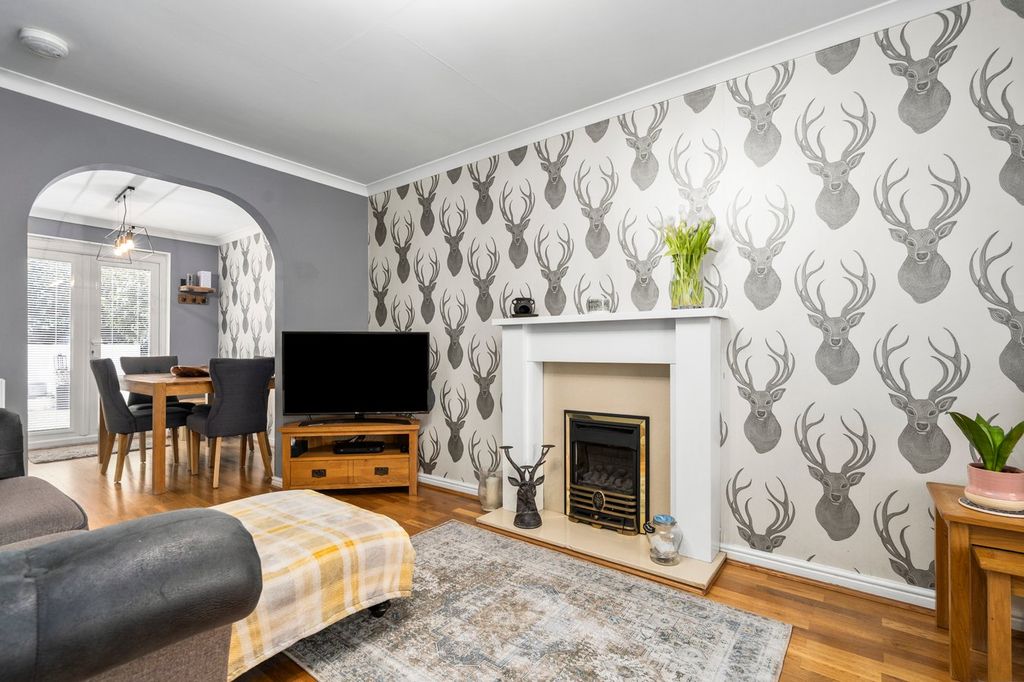 Property photo 3 of 27