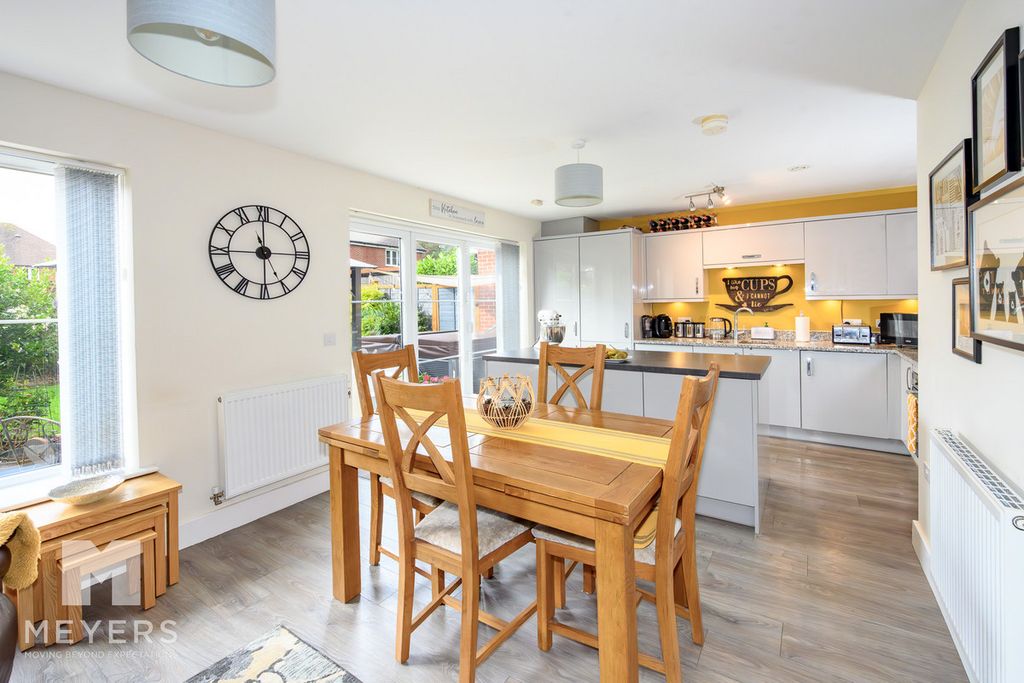 Property photo 2 of 30