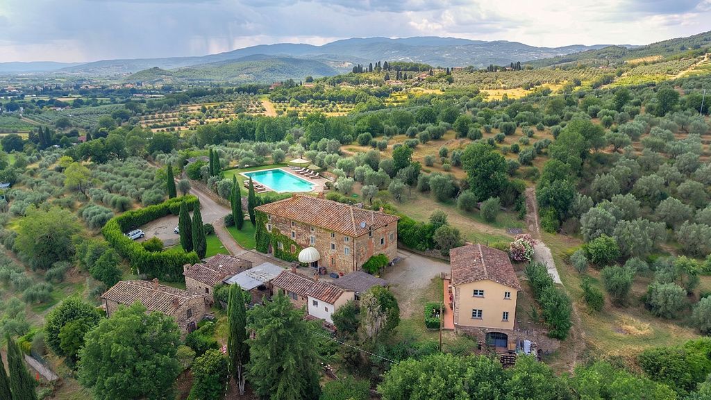 Property photo 1 of 38 Stunning Estate With Swimming Pool For Sale In Arezzo