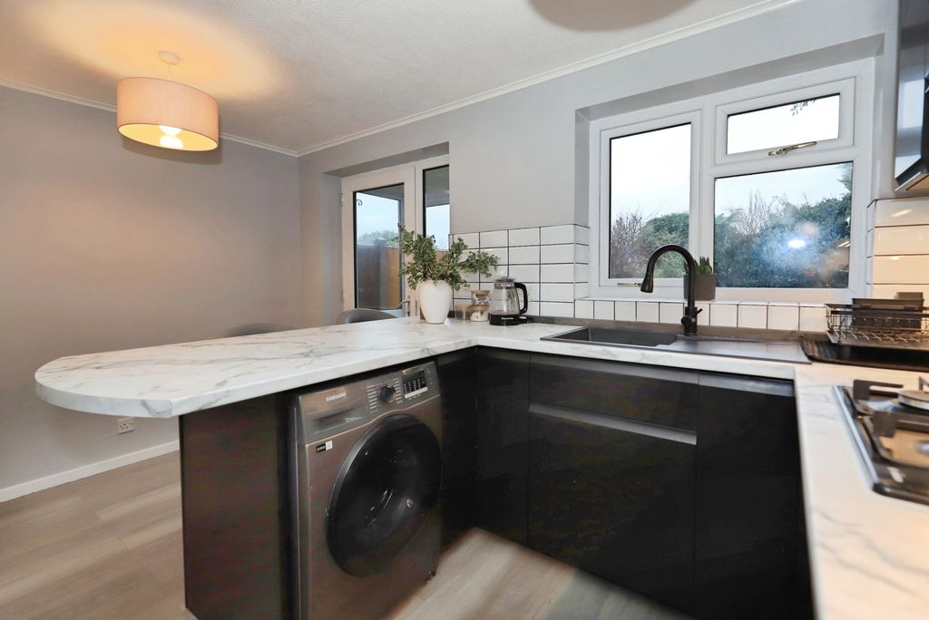 Property photo 3 of 8 Kitchen/Diner